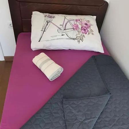 Apartment Square *